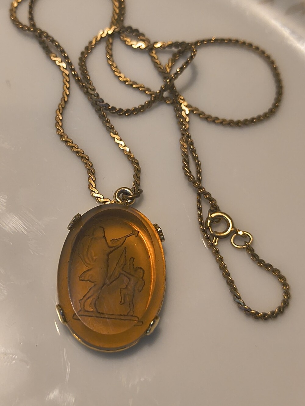 Vtg MCM Venus and Cupid Amber Glass Intaglio Pendant Necklace Gold Tone